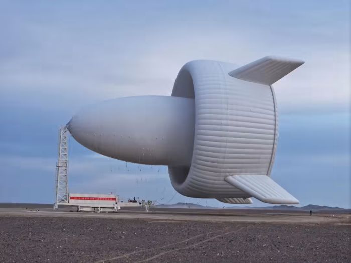 世界最大浮空风电装置试飞成功：长 60 米，外形酷似飞艇